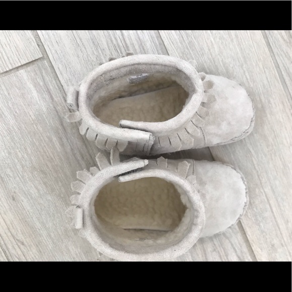 NEW - Robeez Cozy Ankle Suede Moccasin 18-24mo, Grey - Picture 3 of 8